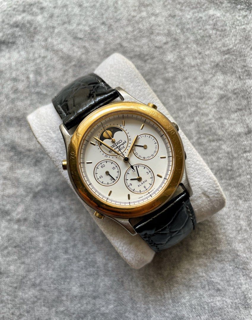 Seiko 7F39 Chronograph Mecha-Quartz Moonphase, Men's Fashion, Watches &  Accessories, Watches on Carousell