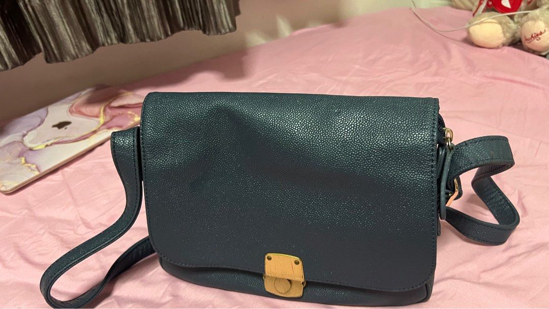 Sia stewardess sling bag shop