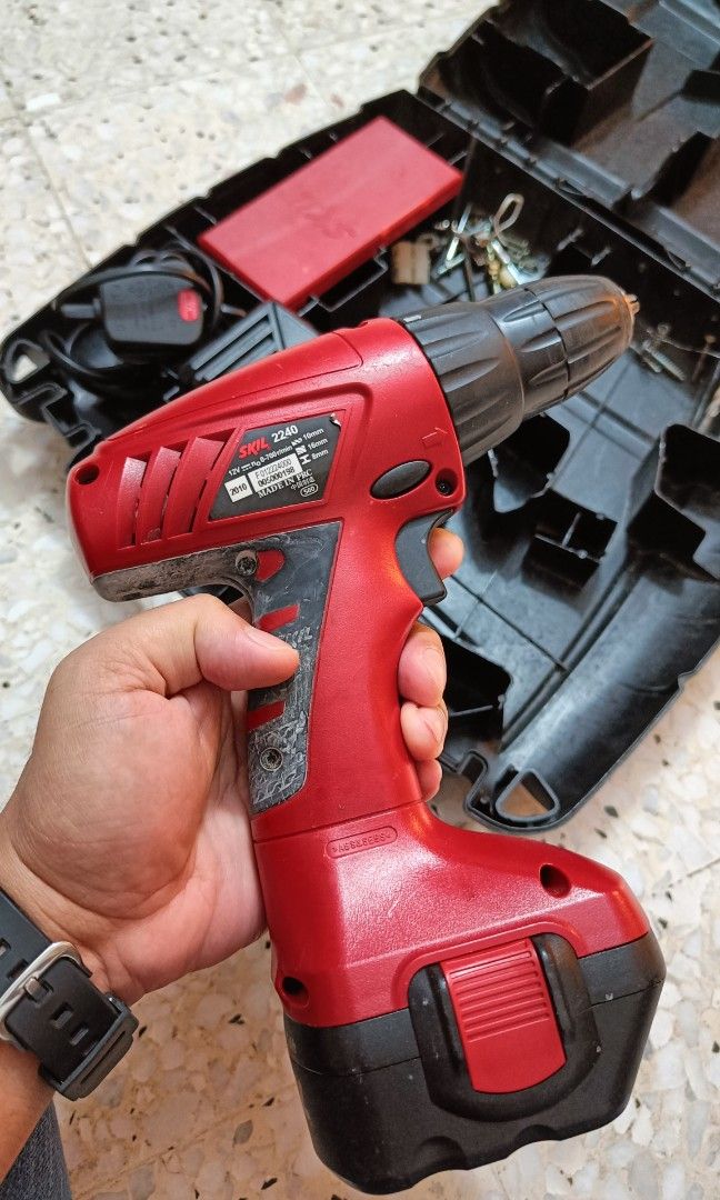 Skil sales rechargeable drill