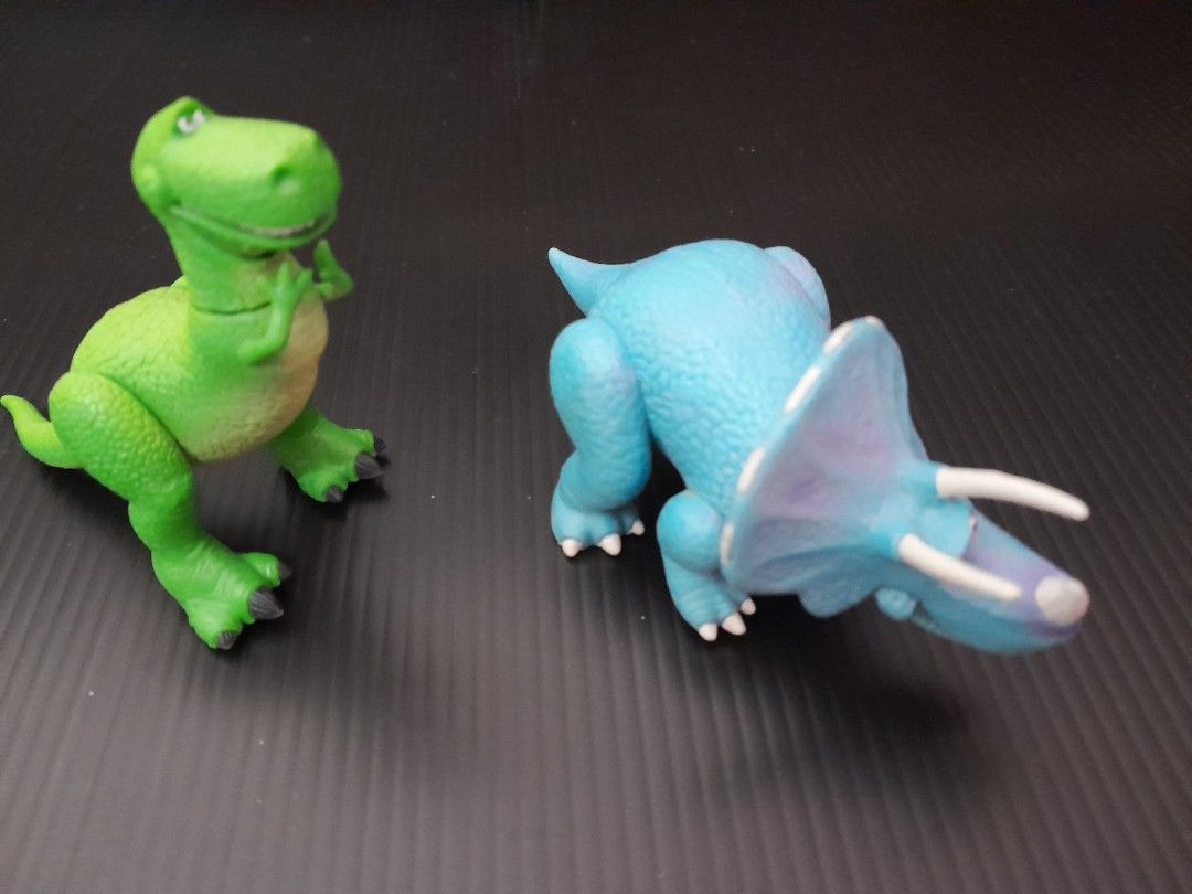 Softoys Toy story dinosaur set 2 mini figures, Hobbies & Toys, Toys