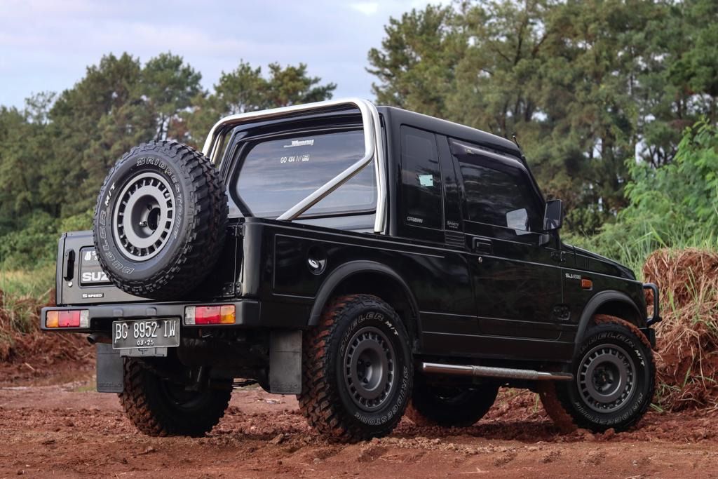 Suzuki Jimny Caribian 2004 CBU SJ413 4x4, Mobil & Motor, Mobil untuk