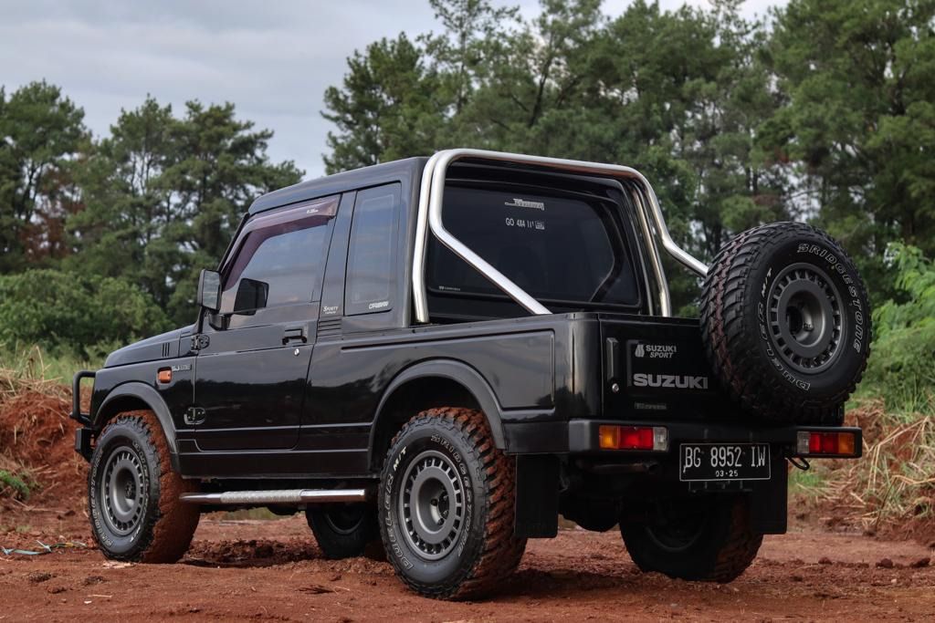 Suzuki Jimny Caribian 2004 CBU SJ413 4x4, Mobil & Motor, Mobil untuk