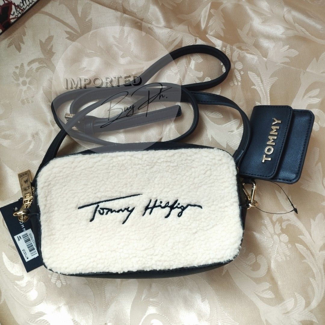 Tommy hilfiger 2025 fur bag