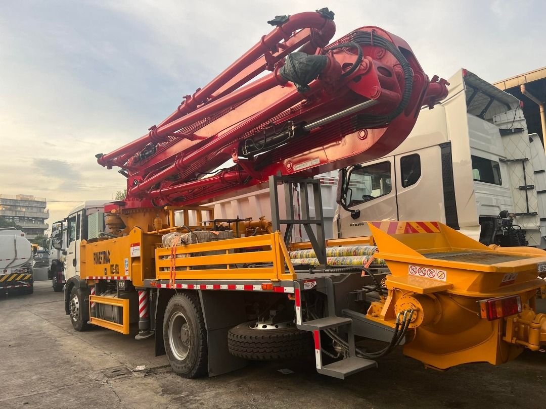 Truck Mounted Pump Crete Howo 6w 33m Brand New, Special Vehicles, Heavy