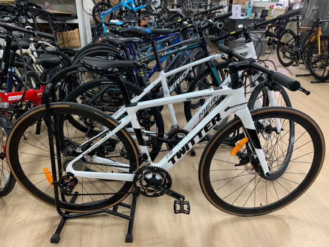 Twitter carbon fiber hybrid road bike light weight, Sports Equipment