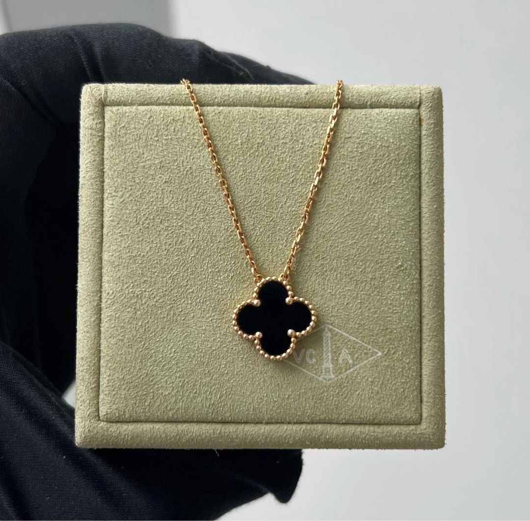 Alhambra onyx clearance necklace