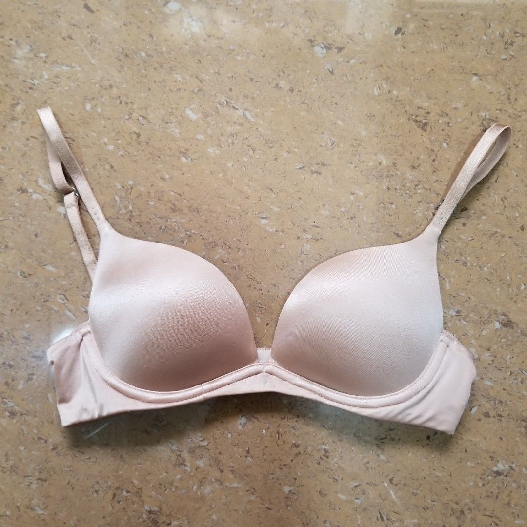 Victoria's Secret PINK push-up bra 32A, Women's Fashion, New Undergarments  & Loungewear on Carousell