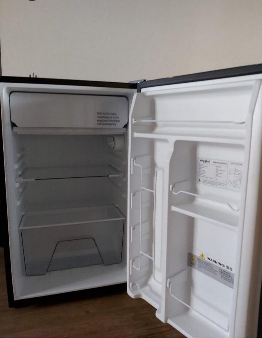 Whirlpool Mini Fridge, TV & Home Appliances, Kitchen Appliances