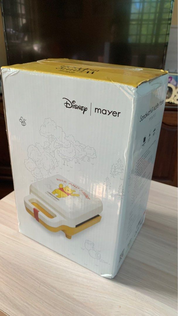 Winnie the Pooh waffle maker, TV & Home Appliances, Kitchen Appliances