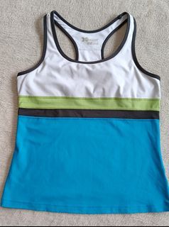 xersion sports tank top large