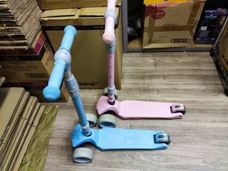2x防反側三輪兒童滑有燈板車