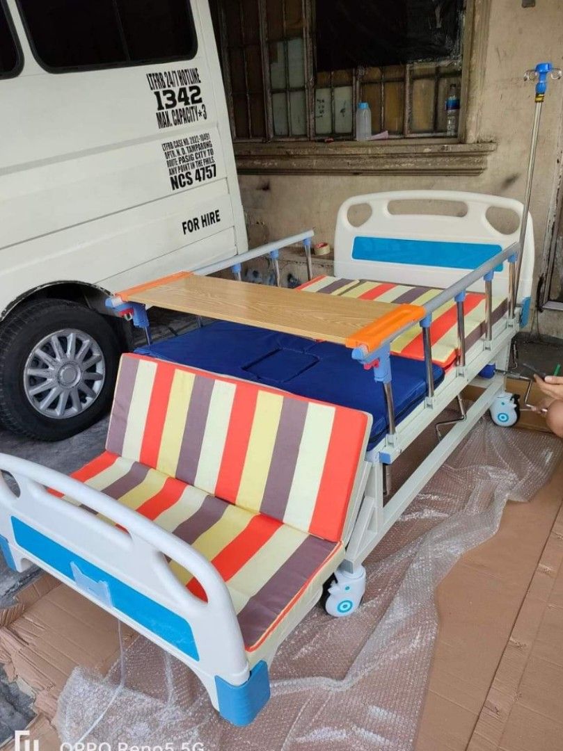 5 function manual hospital bed (Category: Medical Supplies & Tools) located in Quezon City. Submitted by pjfalogme21 (Listing ID 1200299905, Image 2). Description: Reclinable 5 functions manual hospital bed. Complete set and free assemble upon delivery. Available for pick up and delivery. Same day delivery within Metro Manila area and nearby provinces. We accept COD, Bank Transfer and Gcash payment. Pm for more details..