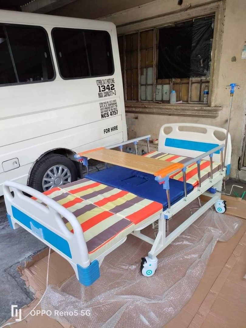 5 function manual hospital bed (Category: Medical Supplies & Tools) located in Quezon City. Submitted by pjfalogme21 (Listing ID 1200299905, Image 3). Description: Reclinable 5 functions manual hospital bed. Complete set and free assemble upon delivery. Available for pick up and delivery. Same day delivery within Metro Manila area and nearby provinces. We accept COD, Bank Transfer and Gcash payment. Pm for more details..