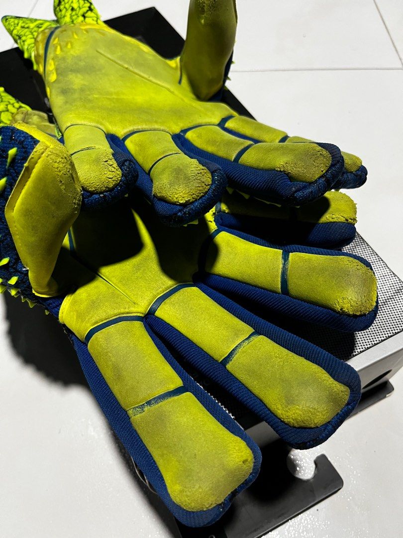 Buy Adidas: Predator 20 Pro Gloves - (Size 9) at Mighty Ape NZ