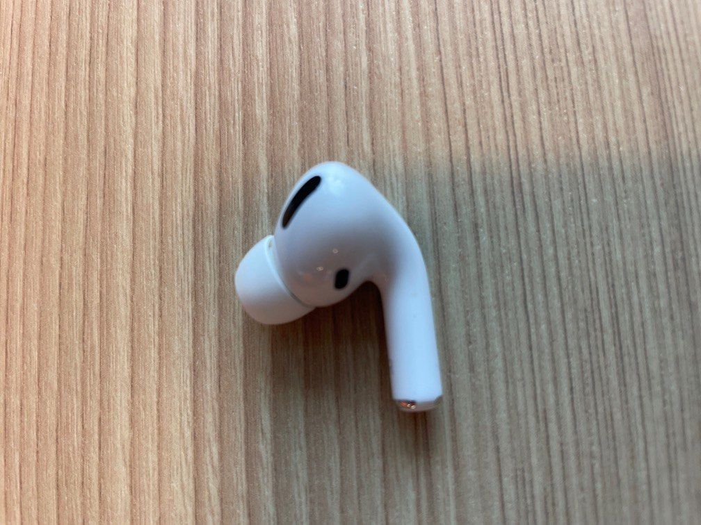 AirPods Pro A2083 第一代右耳狀態良好, 音響器材, 耳機- Carousell