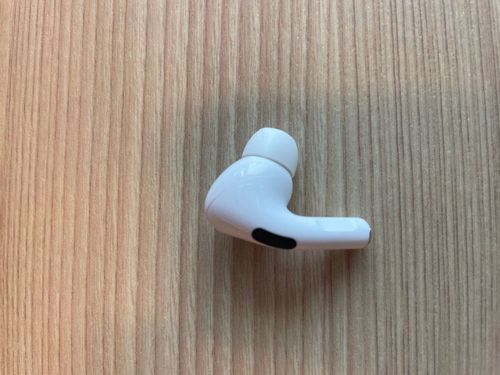 AirPods Pro A2083 第一代右耳狀態良好, 音響器材, 耳機- Carousell