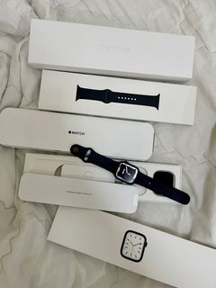 Apple Watch Series 7 41mm (Midnight Aluminum Case - Midnight Sport Band)