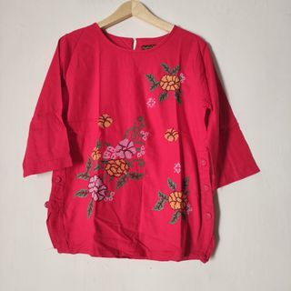 Atasan Blouse Merah Bunga Bordir