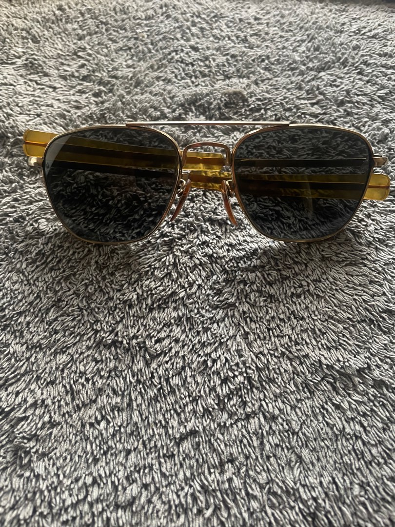 Aviator American Optical Vietnam Gold Frame, Women's Fashion, Watches