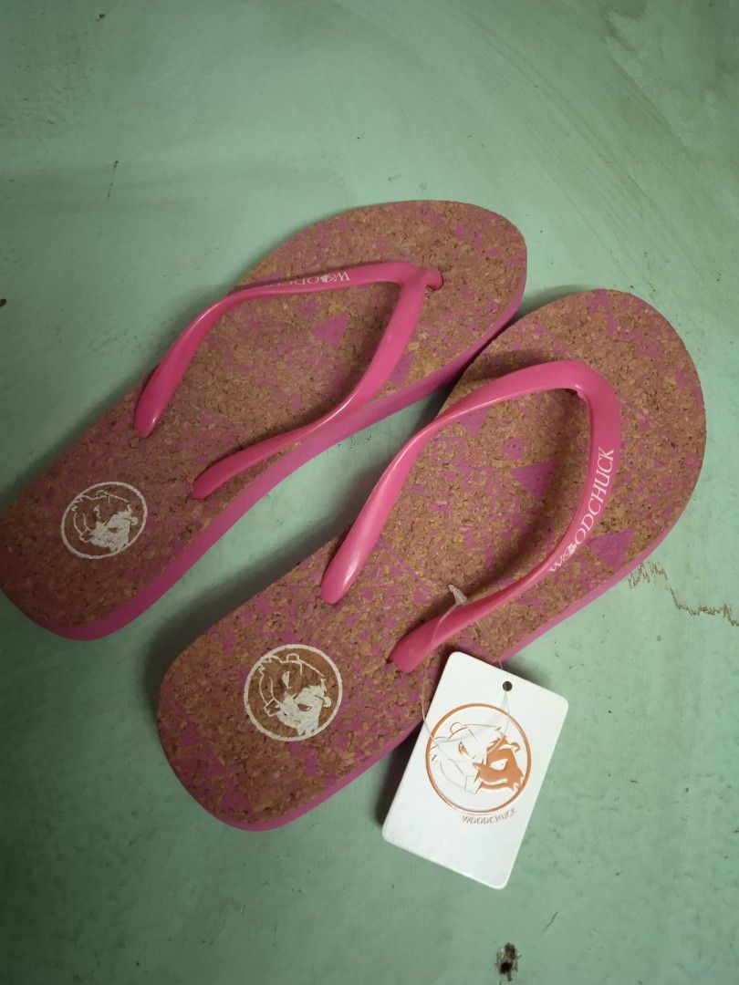 Brand new Woodchuck Slippers (Category: Slippers and slides) located in Pasay City. Submitted by rchllramento21 (Listing ID 1200383458, Image 2). Description: I bought as gift to my niece but it doesn't fit to her, I got wrong size. Size 5 1/2 - 6.