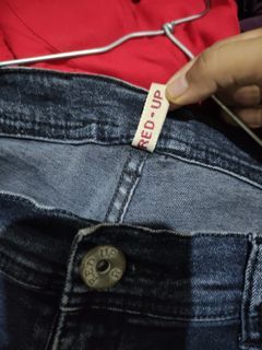 Celana jeans Hitam wash Red Up