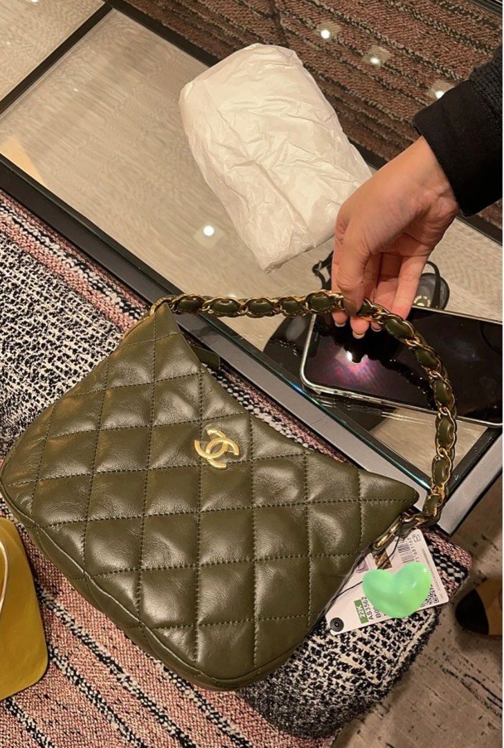 Chanel 22K Small Hobo Bag Dark Green 墨綠色hobo, 名牌, 手袋及銀包