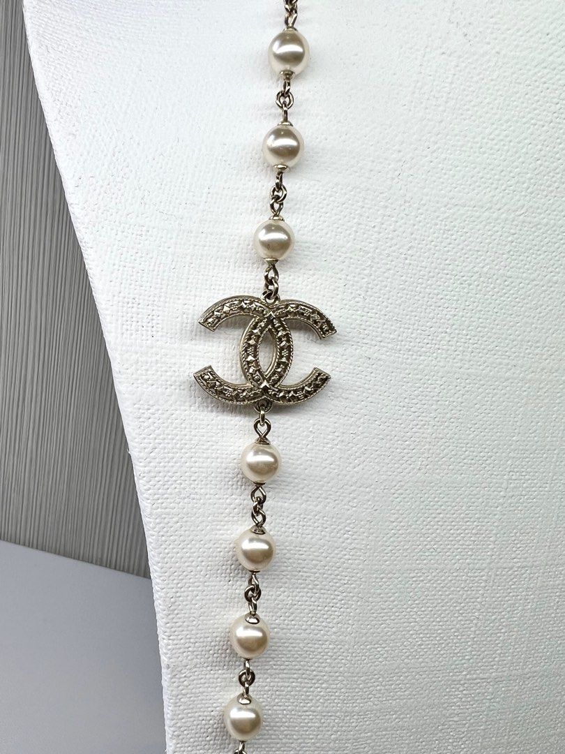 Cc necklace fake shop