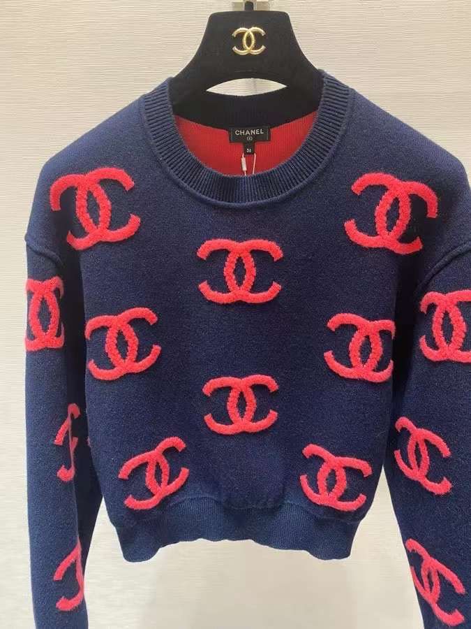 Chanel new arrivals pullover 2021