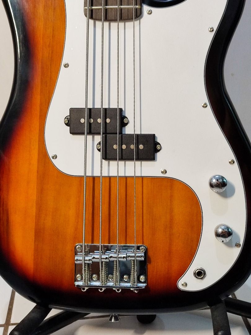 Cranberries Precision Bass Guitar, Hobbies & Toys, Music & Media