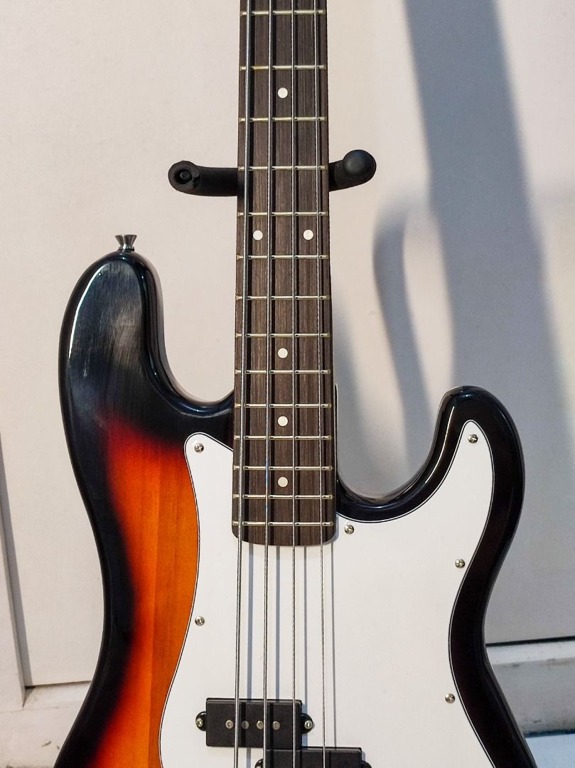 Cranberries Precision Bass Guitar, Hobbies & Toys, Music & Media