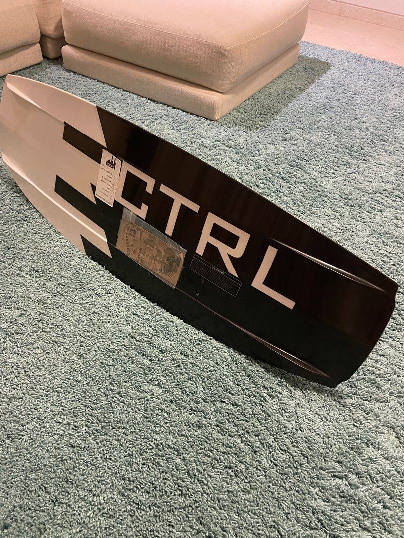 CTRL 140 Wakeboard & Hyperlite Bindings, Sports Equipment, Other Sports