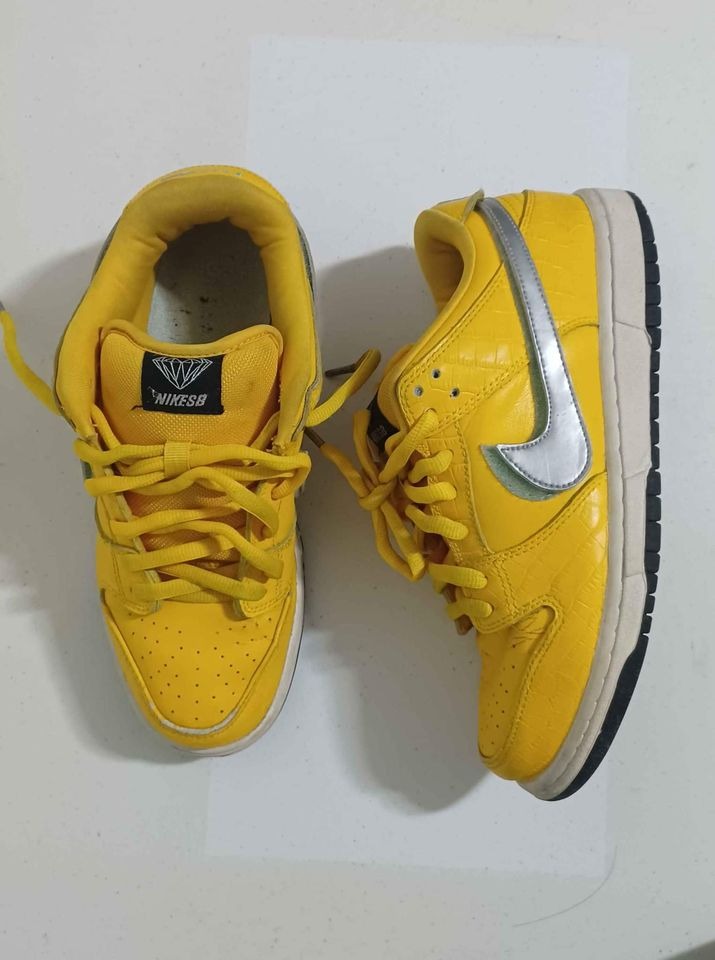 Nike sb dunk canary yellow hotsell