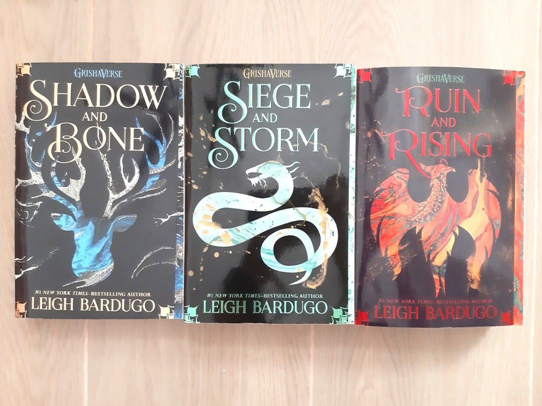 English Book Grishaverse Trilogy Shadow and Bone, Siege and Storm