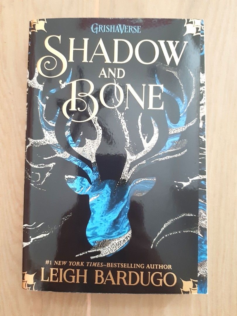 English Book Grishaverse Trilogy Shadow and Bone, Siege and Storm