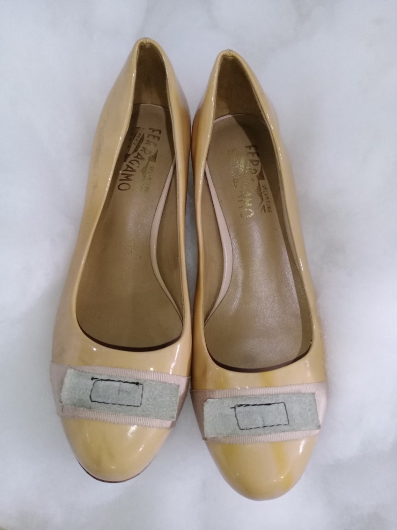 Fregamo, Women's Fashion, Footwear, Sandals on Carousell