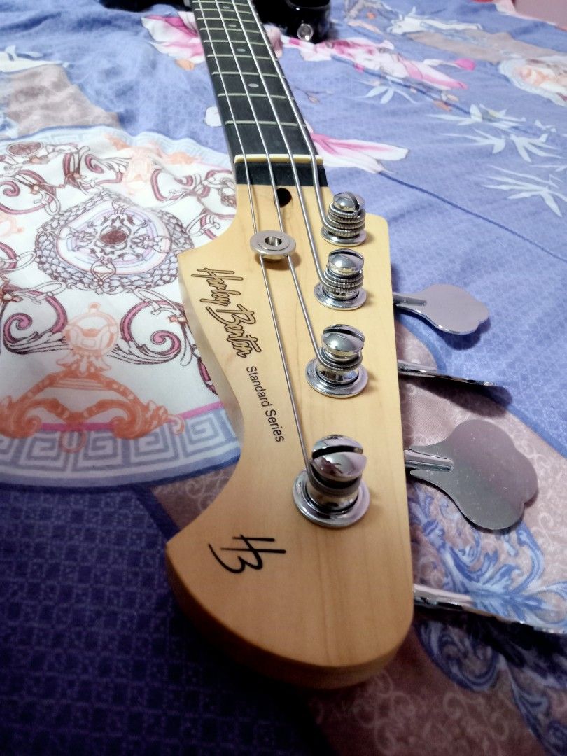 Harley Benton P Bass 'Shorty' Scale, Hobbies & Toys, Music & Media