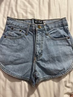 (Category: ) located in . Submitted by shaannn_ (Listing ID 1200347755, Image 1). Description: .