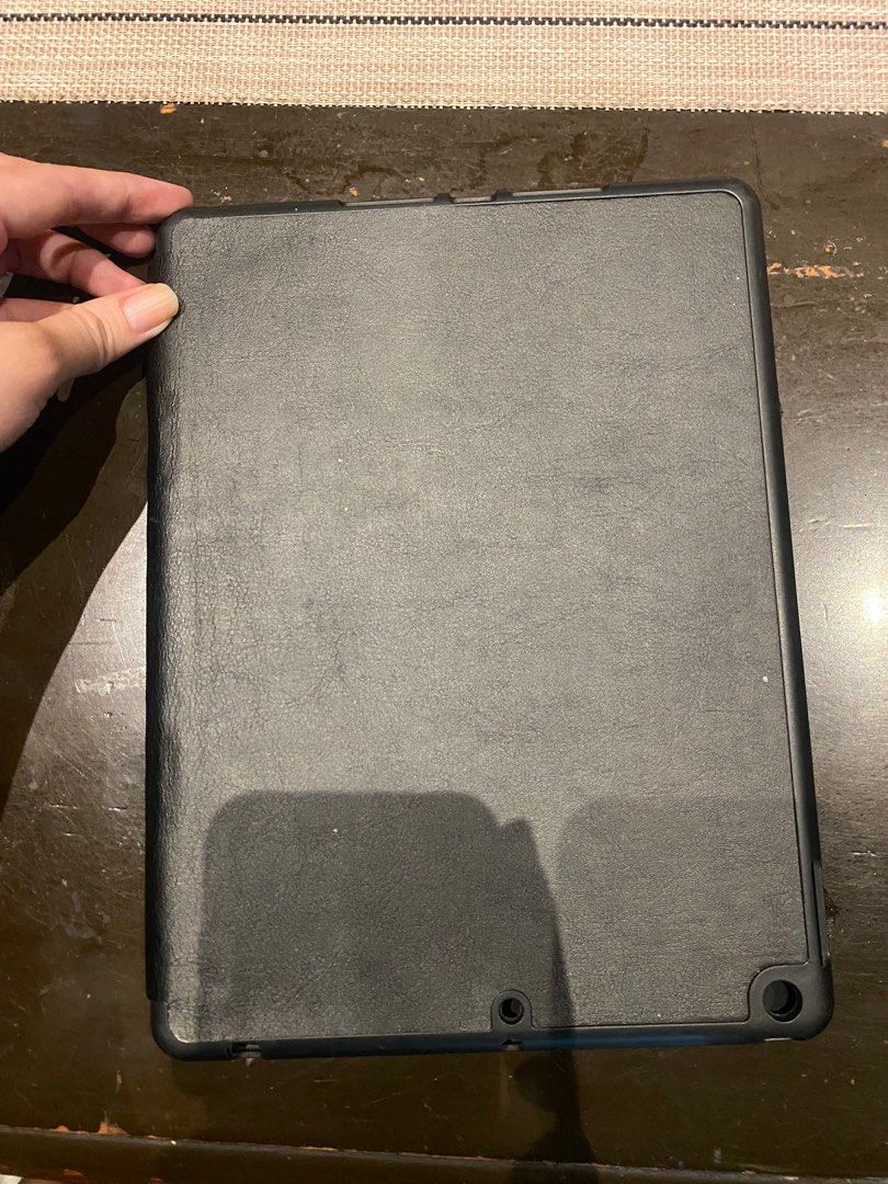 iPad Case 7th Gen or 10.2 inch iPad model (Category: Cases & Sleeves) located in Pasig City. Submitted by bcp1122 (Listing ID 1200347674, Image 3). Description: Heavily used Fits 7th gen 10.2 inch iPad so will fit other iPad gen with these dimensions Issues are seen in photos Originally bought for ₱700 Magnetic on and off, still works perfectly With pen holder Price is negotiable RFS: bought new case .