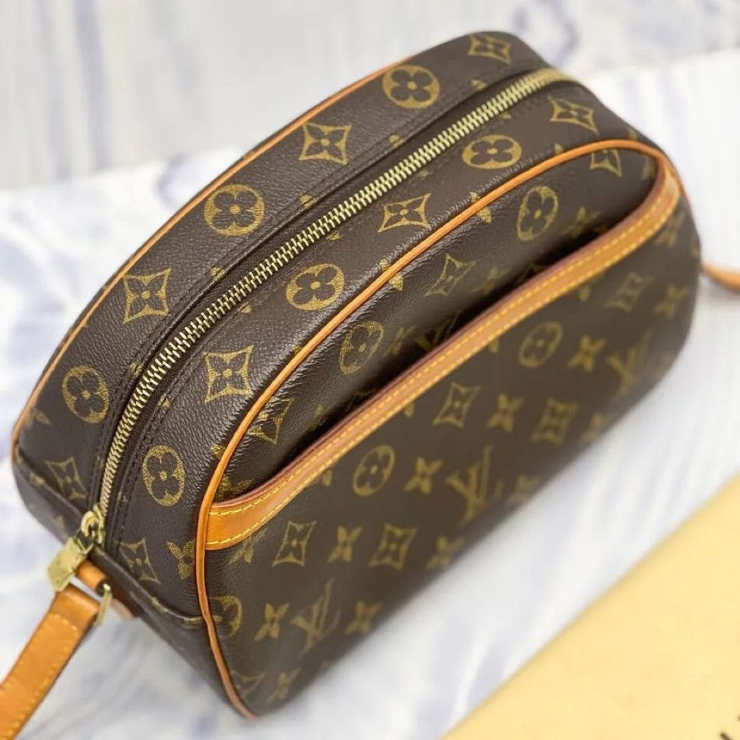 LOUIS VUITTON Blois Vintage Monogram Canvas Crossbody Bag Brown