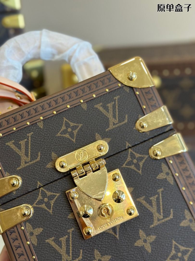 Buy Presbyopia VALISETTE TRESOR Handbag Hard Case Louis Vuitton
