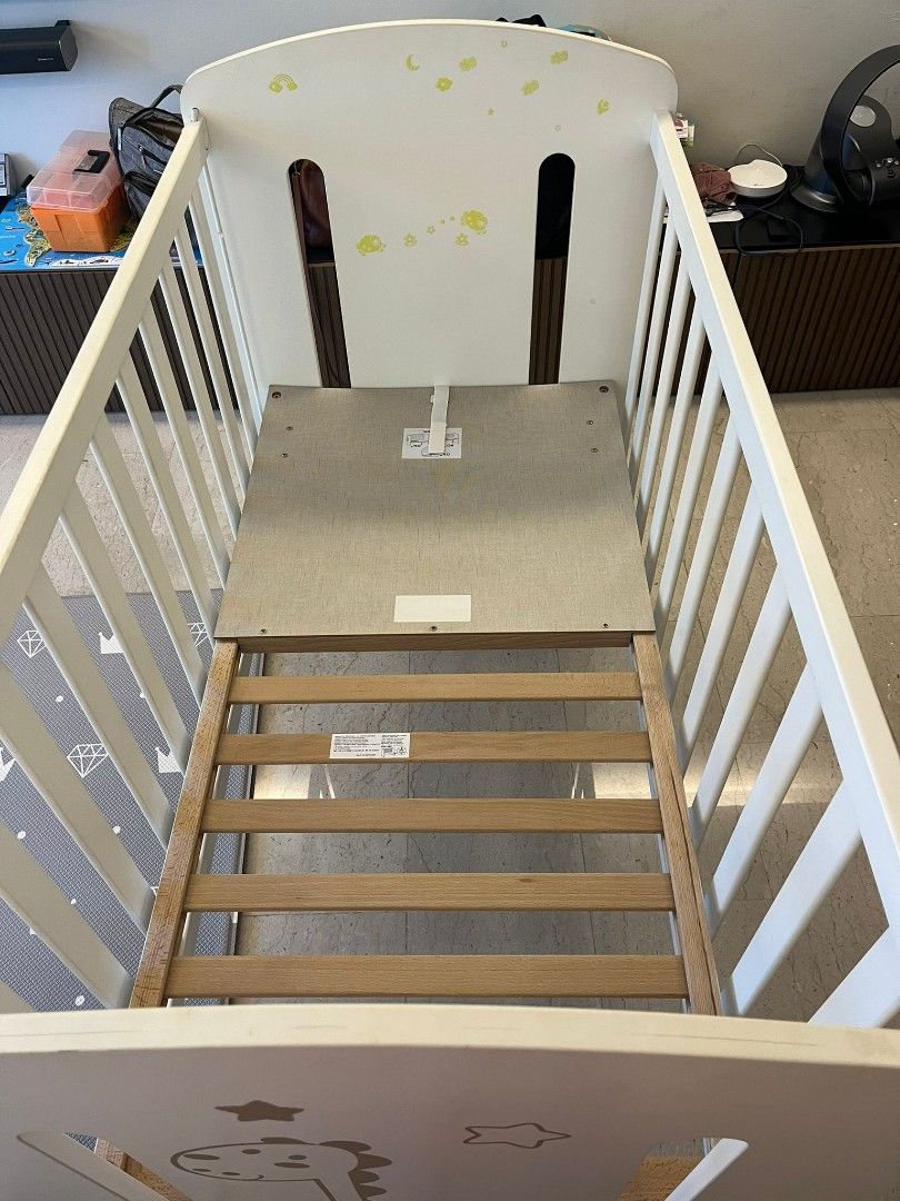 Micuna baby cot, Babies & Kids, Baby Nursery & Kids Furniture