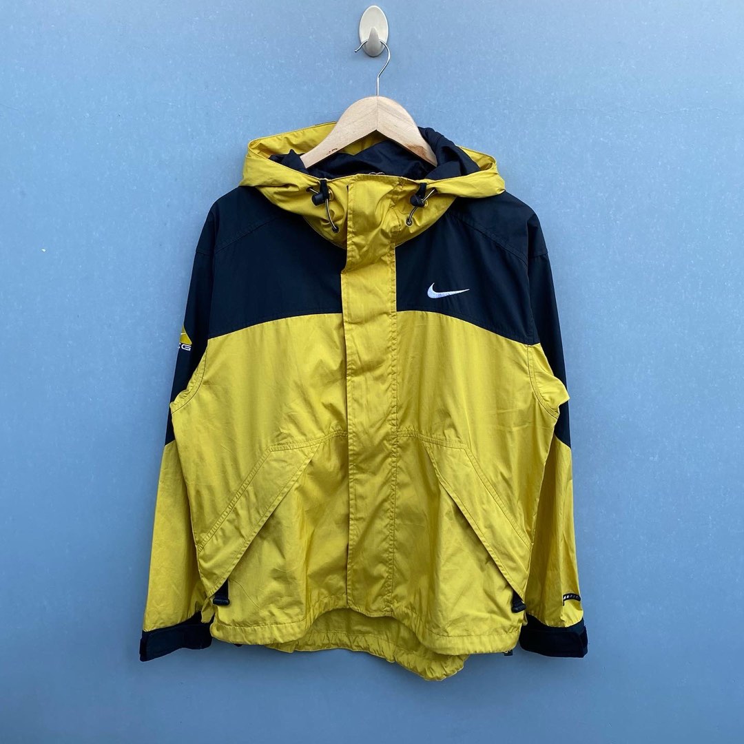 acg windbreaker