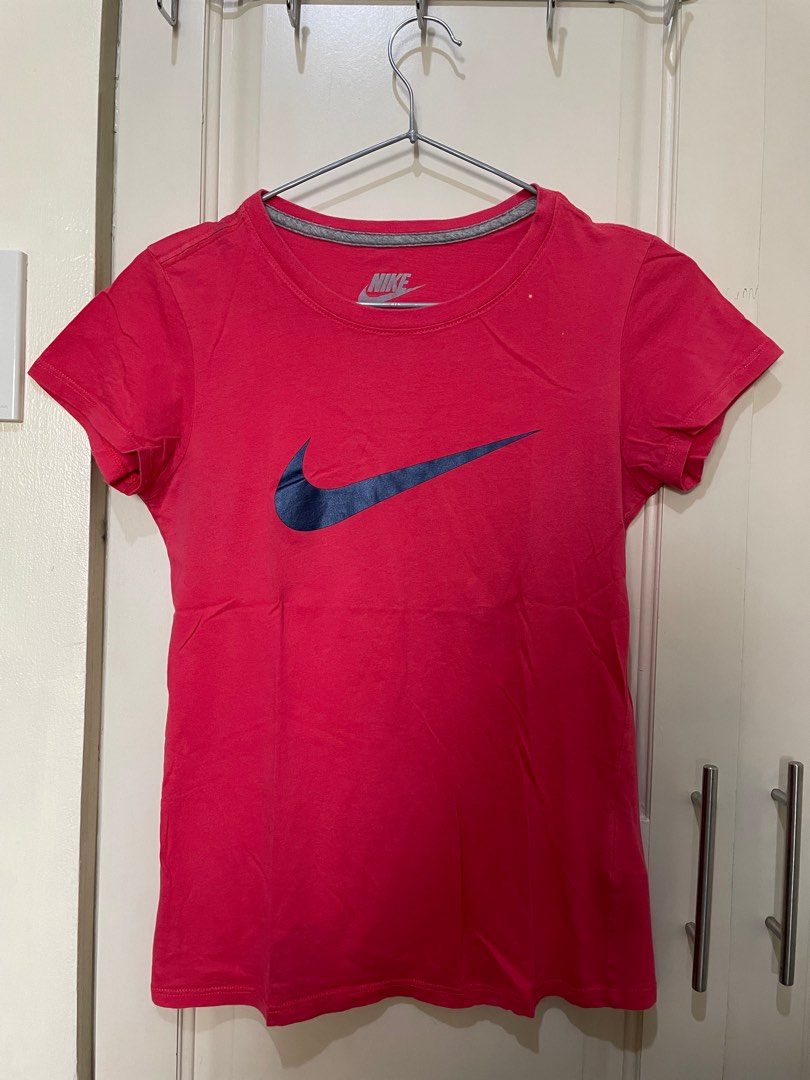 womens cute nike shirts