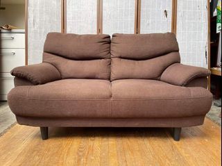 Nitori Sofa
✅L53 W33 inches
✅2 seater
✅Fabric seat
✅Bulky foam
✅In good condition
✅Japan surplus, ready to deliver
