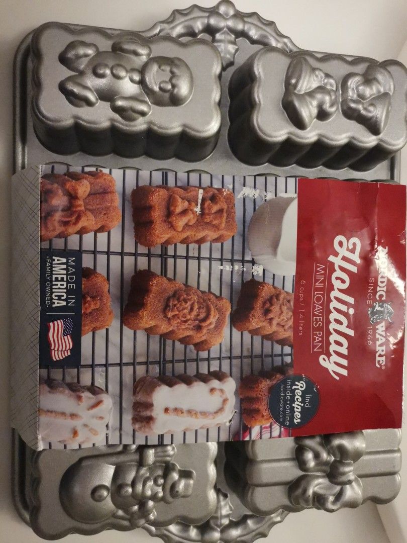 Nordic ware holiday online mini loaf pan