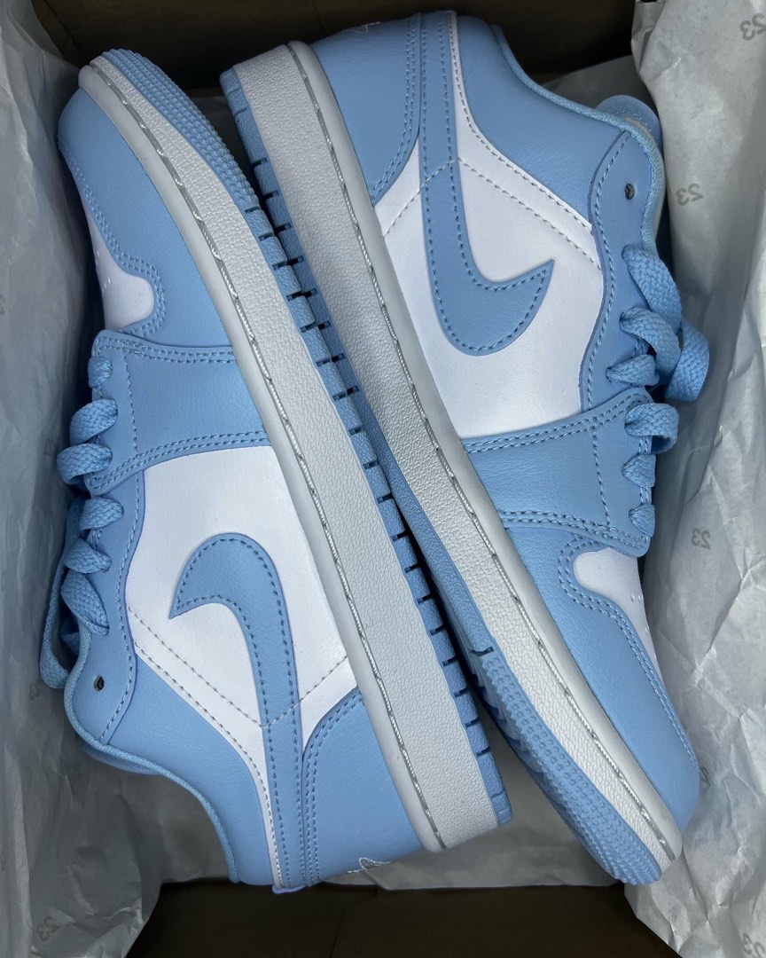 Jordan celestes sale con blanco