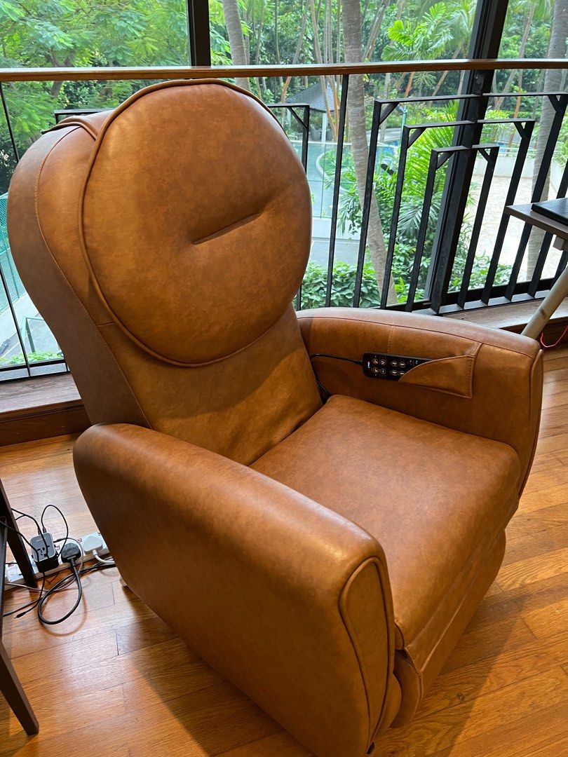 OSIM uDIVA2 massage recliner chair. Hardly used. No damages