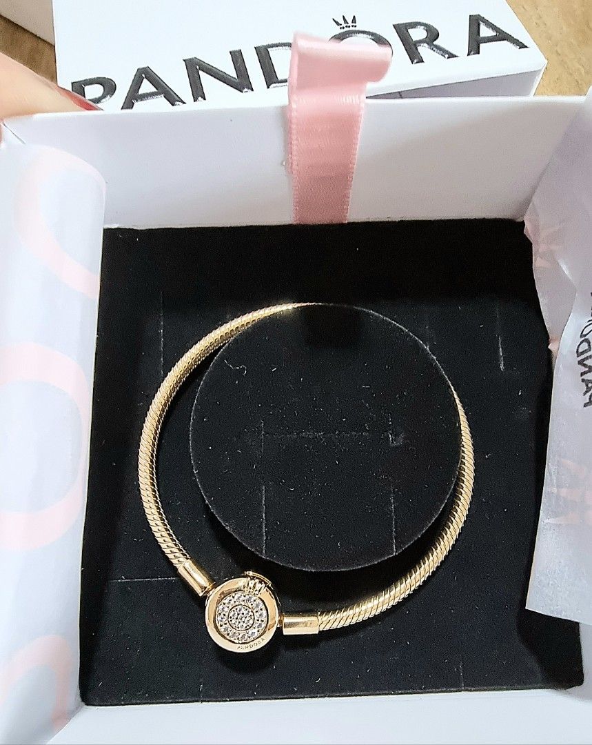 Pandora Moments Sparkling Crown O Snake Chain Bracelet in gold, Women's