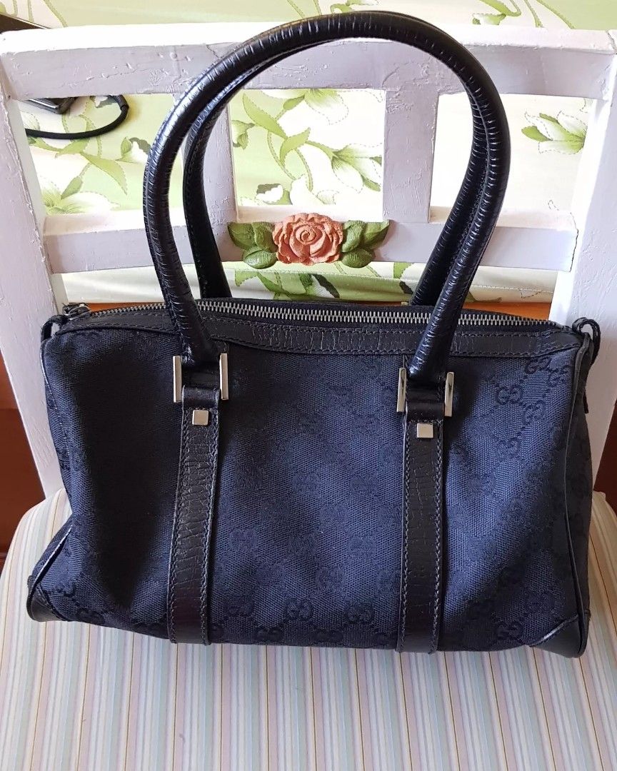 Preloved authentic gucci speedy doctors bag (Category: Luxury Bags & Wallets) located in Cavite. Submitted by buywhatulove (Listing ID 1200289622, Image 2). Description: .
