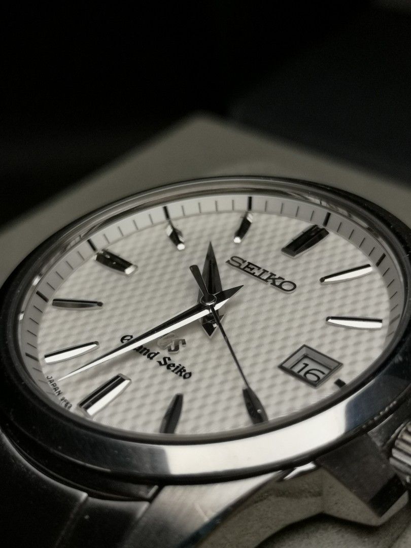 Price Reduced) Grand Seiko 9F Quartz SBGX053, Luxury, Watches on Carousell